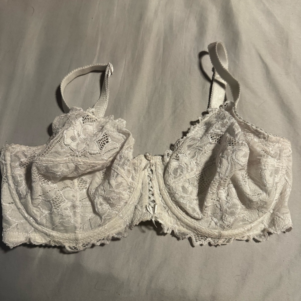 Addition Elle white lace‎ bra size 38DDD